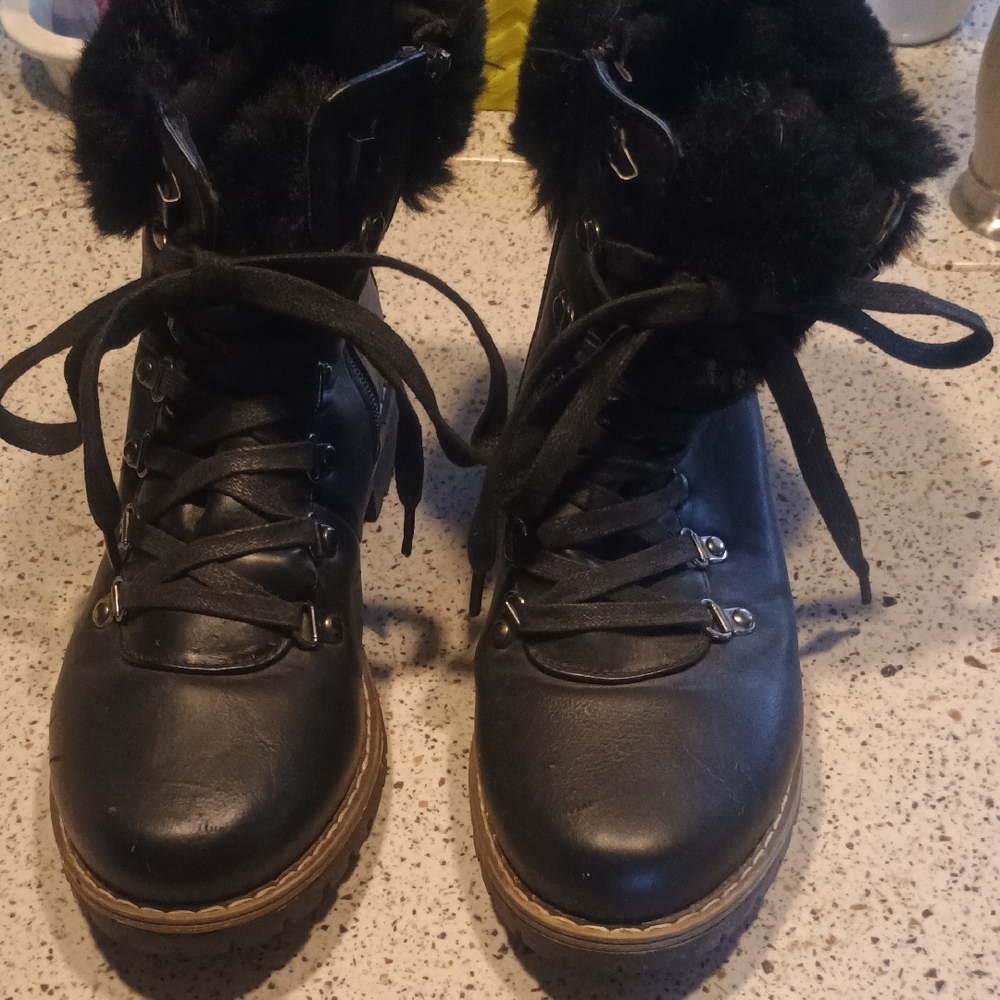 Catherine Malandrino Black Faux-Fur Lace-Up Winter Boots